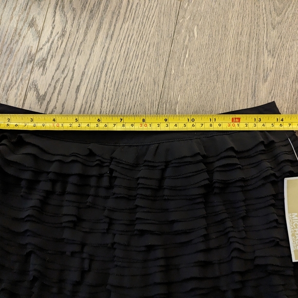 Michael Kors size 2 skirt - Picture 3 of 8